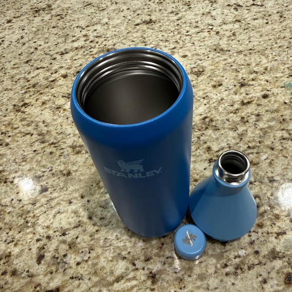 Stanley The All Day SlimBottle Insulated 34oz - Picture 4 of 4